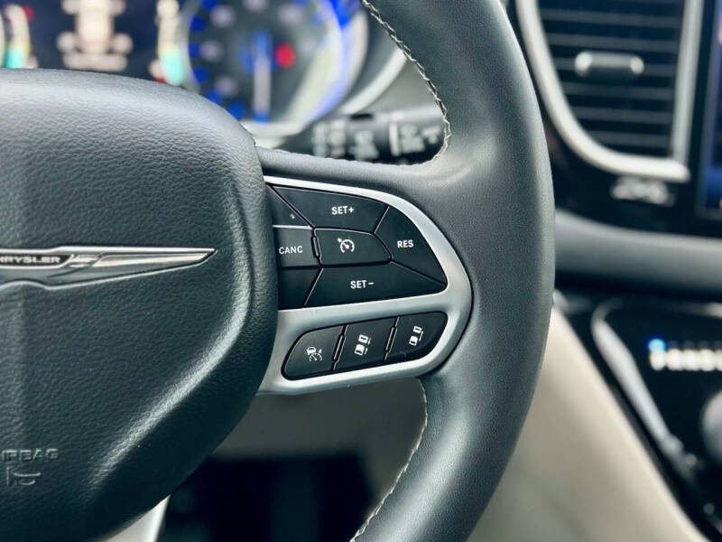 2022 Chrysler Pacifica Touring L