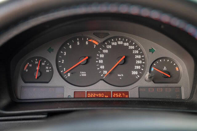 1994 BMW 850 CSi 19