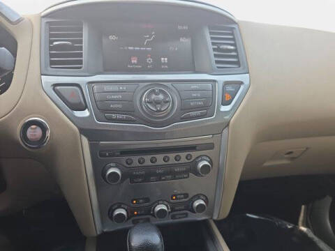 2017 Nissan Pathfinder SL