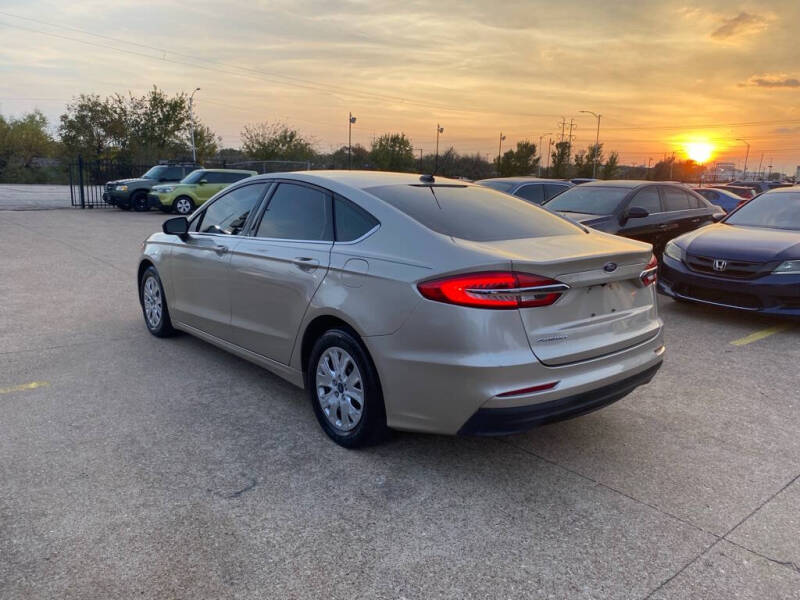 2019 Ford Fusion S