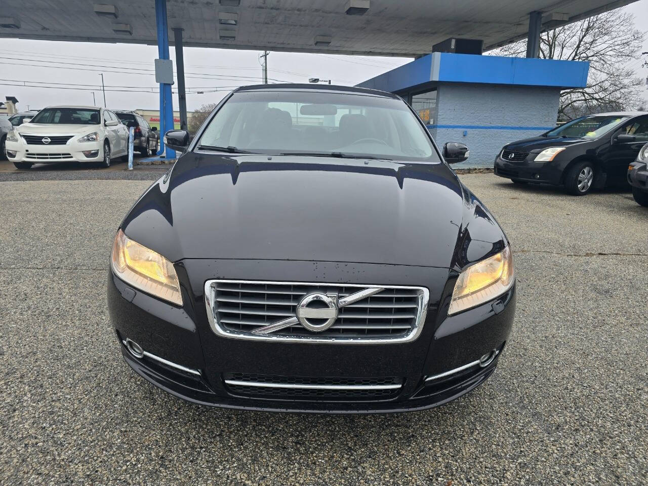 2010 Volvo S80 for sale at QUEENSGATE AUTO SALES in York, PA