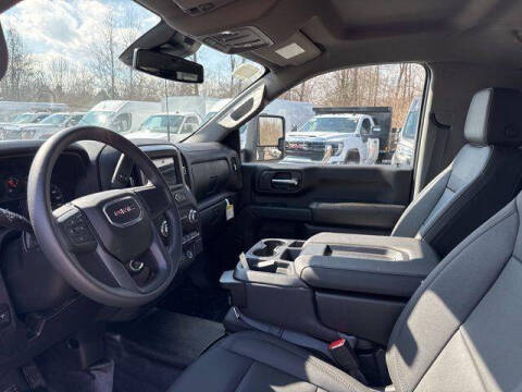2025 GMC Sierra 3500HD CC
