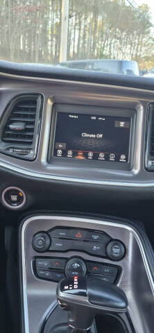 2021 Dodge Challenger SXT