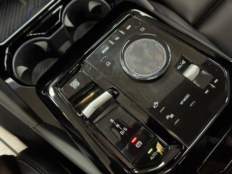 2025 BMW 5 Series 530i xDrive