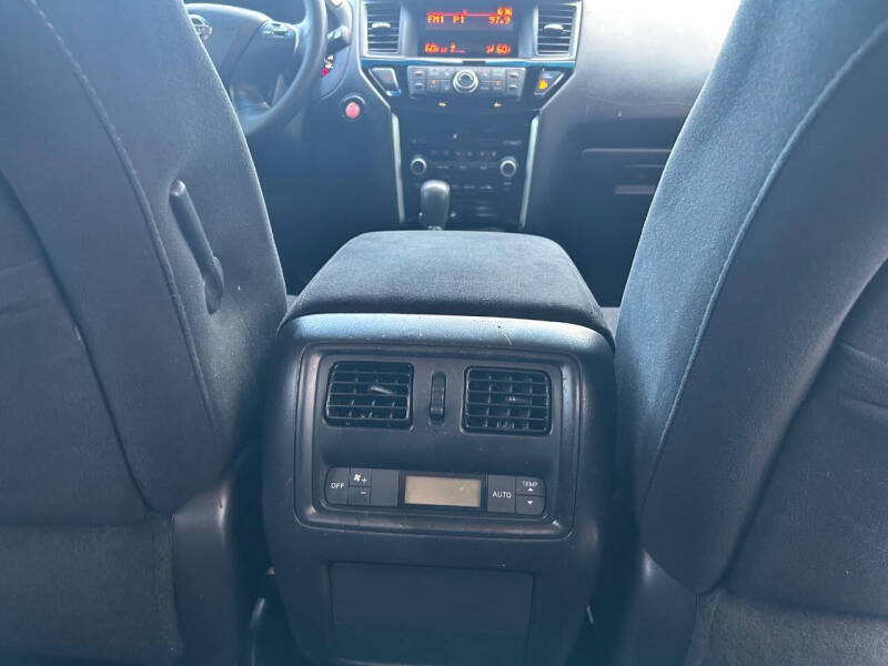 2016 Nissan Pathfinder S