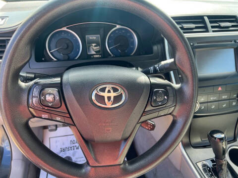 2017 Toyota Camry LE