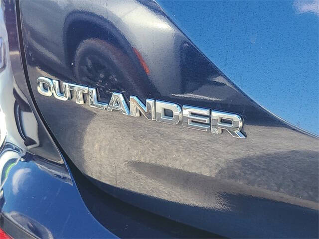 2024 Mitsubishi Outlander SE