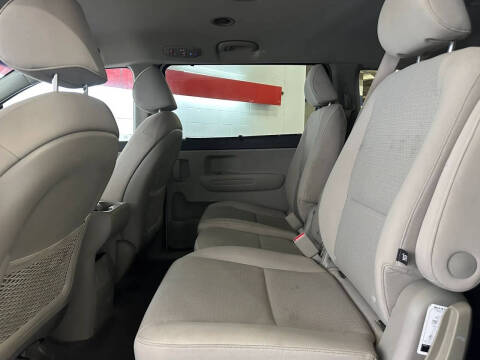 2016 Kia Sedona LX