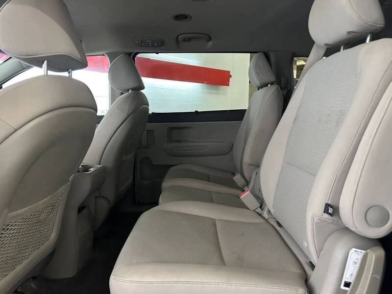 2016 Kia Sedona LX