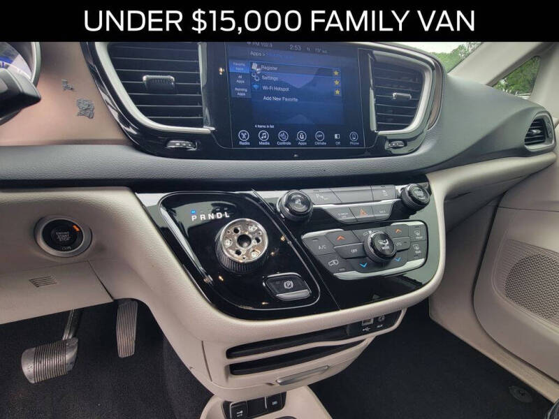 2017 Chrysler Pacifica Touring-L