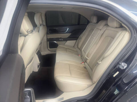 2017 Lincoln Continental Select