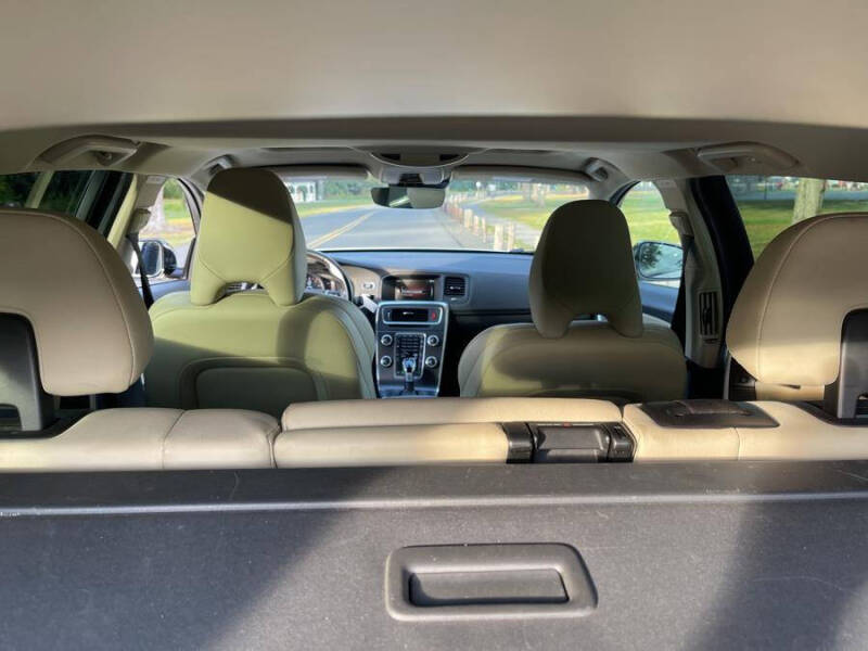 2015 Volvo V60 Cross Country T5