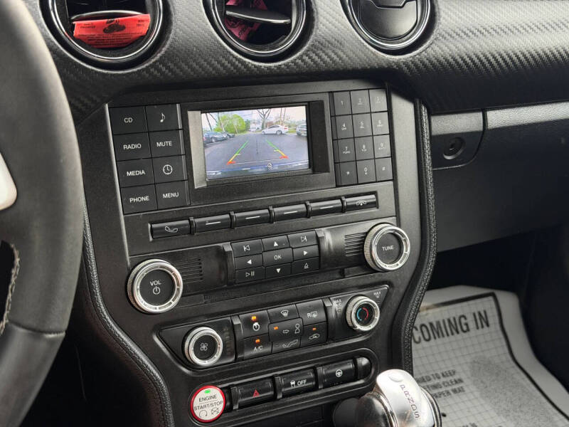 2016 Ford Mustang V6