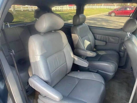 2003 Toyota Sienna