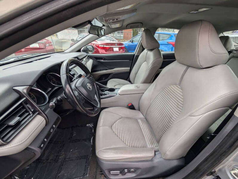 2019 Toyota Camry SE