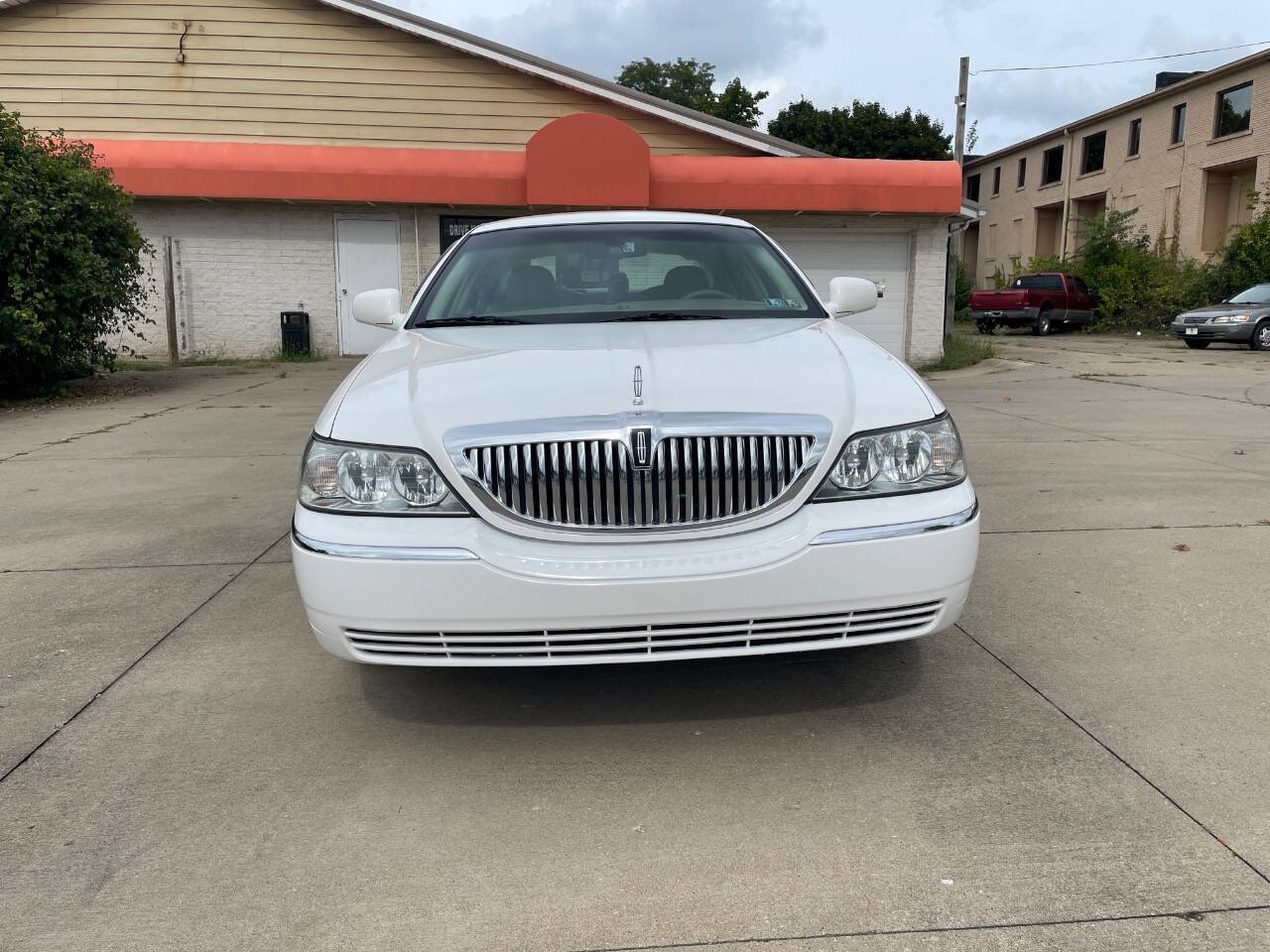 2007 Lincoln Town Car for sale at Drive Motorcars LLC in Akron, OH