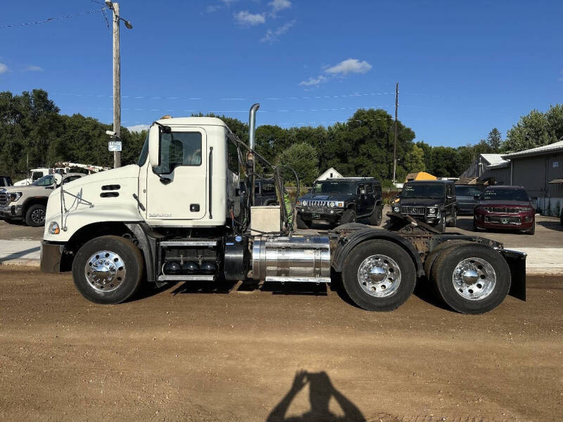 2017 Mack Pinnacle