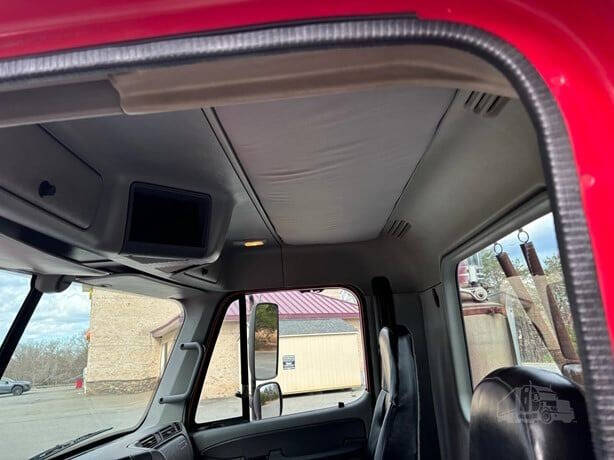 2006 Freightliner Columbia 120