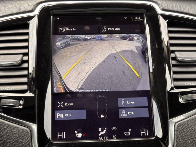 2016 Volvo XC90 T6 Momentum