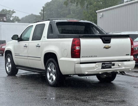 2011 Chevrolet Avalanche LTZ