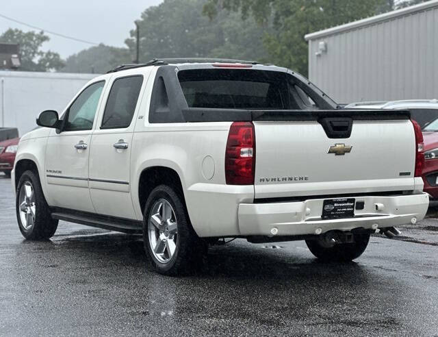2011 Chevrolet Avalanche LTZ