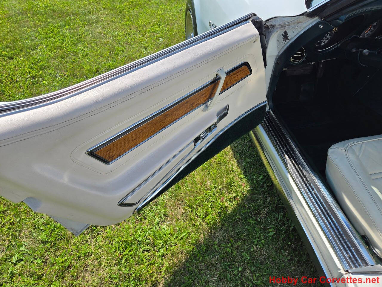 1976 Chevrolet Corvette 29