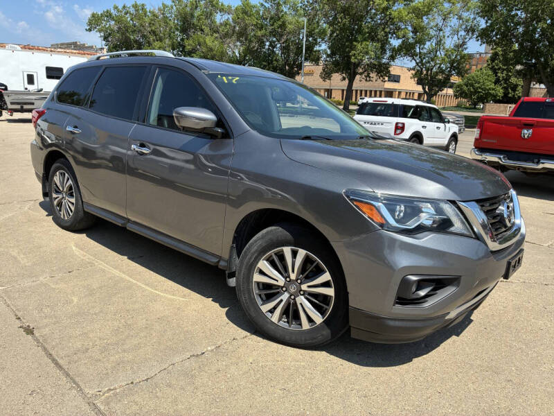 2017 Nissan Pathfinder SL