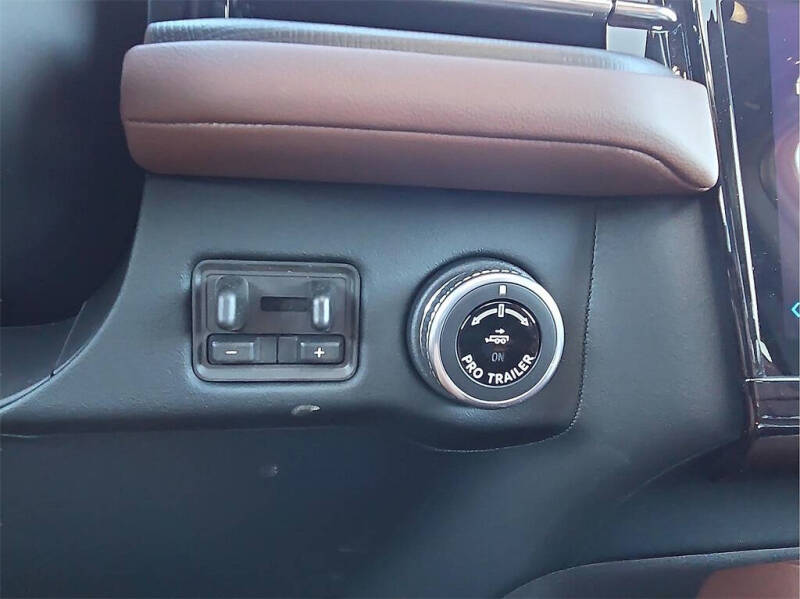 2025 Lincoln Navigator L Reserve