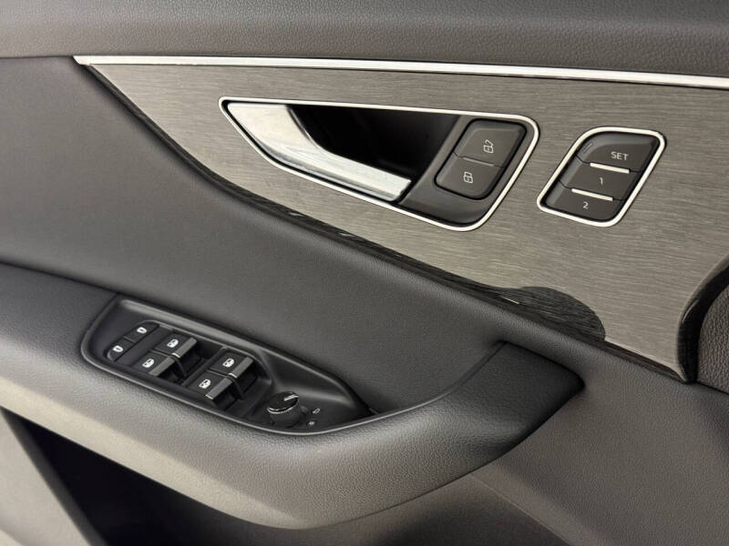 2019 Audi Q8 quattro Premium 55 TFSI