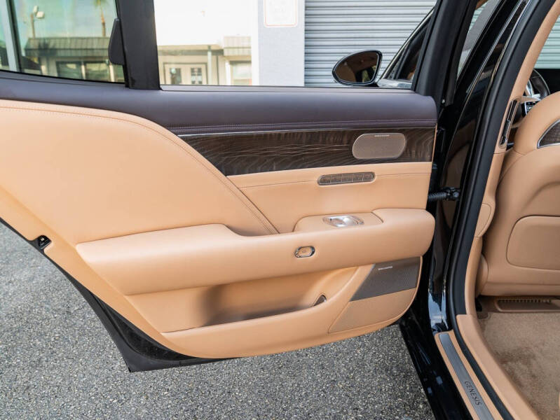 2023 Genesis G90 3.5T e-Supercharger