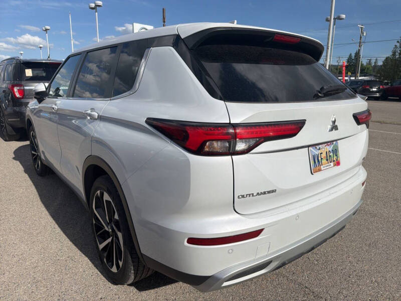 2024 Mitsubishi Outlander SE