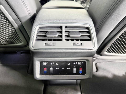2023 Audi e-tron quattro Premium