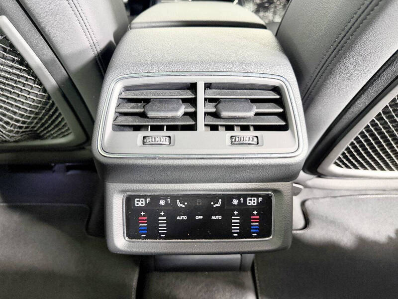 2023 Audi e-tron quattro Premium