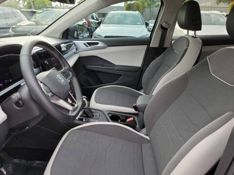 2025 Volkswagen Taos SE