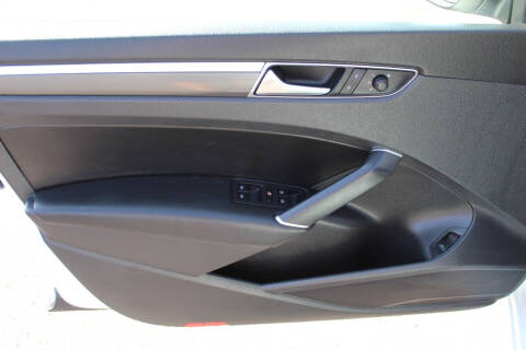 2018 Volkswagen Passat 2.0T R-Line