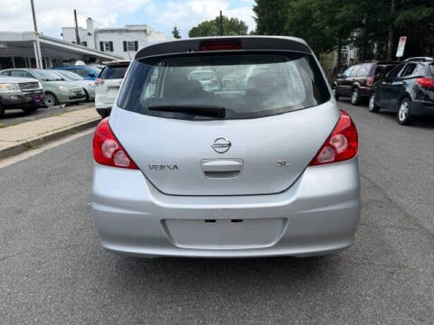 2011 Nissan Versa 1.8 SL