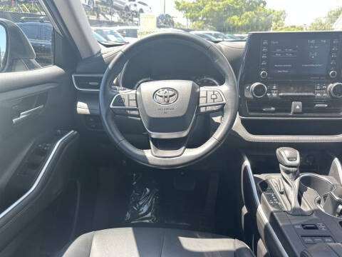 2022 Toyota Highlander XLE