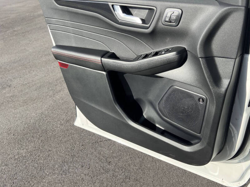 2026 Ford Escape Hybrid ST-Line Select