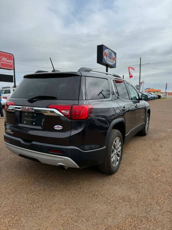 2017 GMC Acadia SLE-2