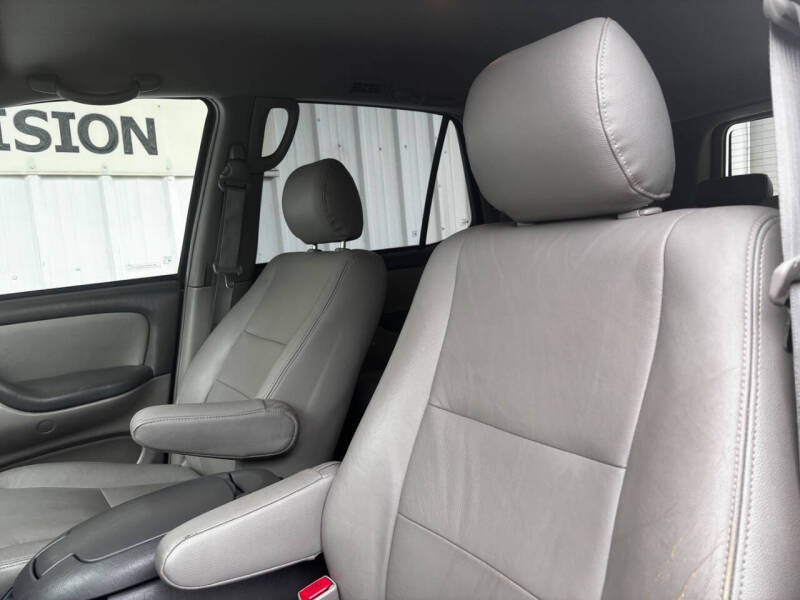 2006 Toyota Sequoia SR5