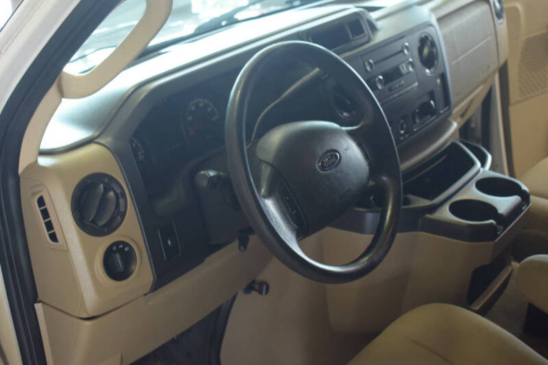 2014 Ford E-Series E-350 SD XLT