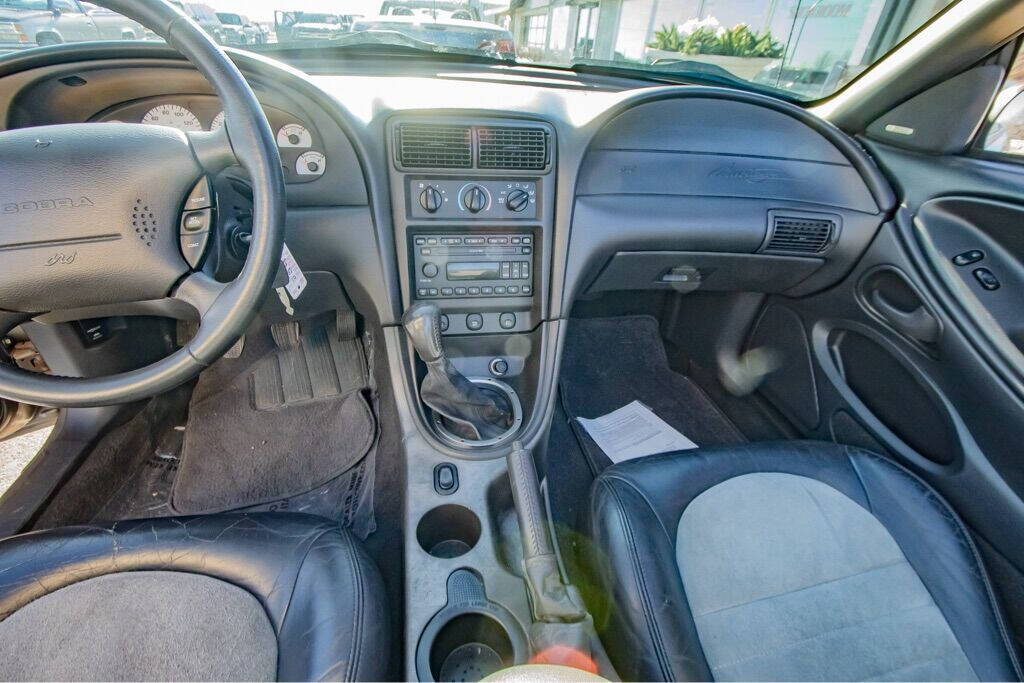 2001 Ford Mustang SVT Cobra 81
