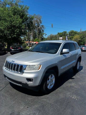 2013 Jeep Grand Cherokee for sale at BSS AUTO SALES INC in Eustis FL