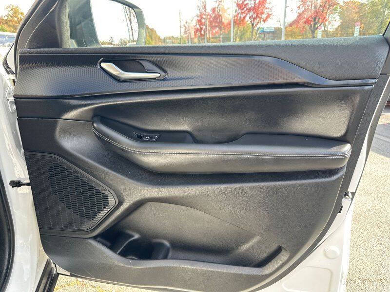 2023 Jeep Grand Cherokee Laredo