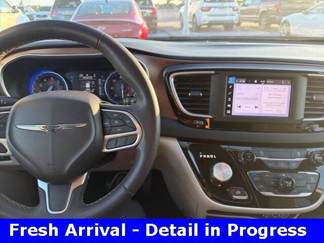 2022 Chrysler Voyager LX