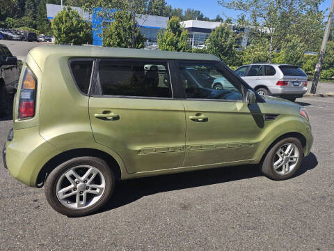 2011 Kia Soul +