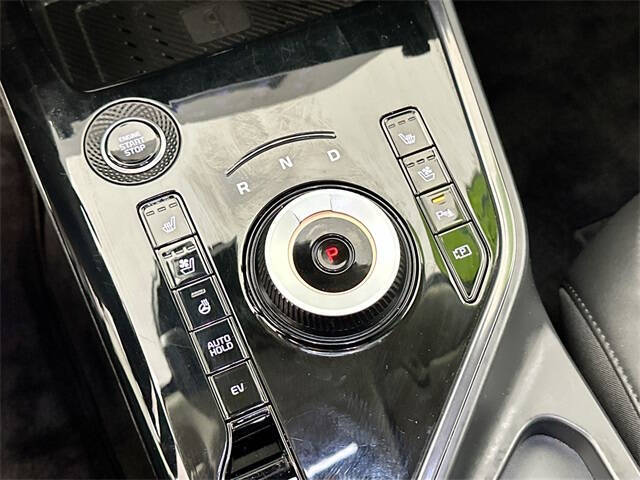 2023 Kia Niro Plug-In Hybrid SX Touring