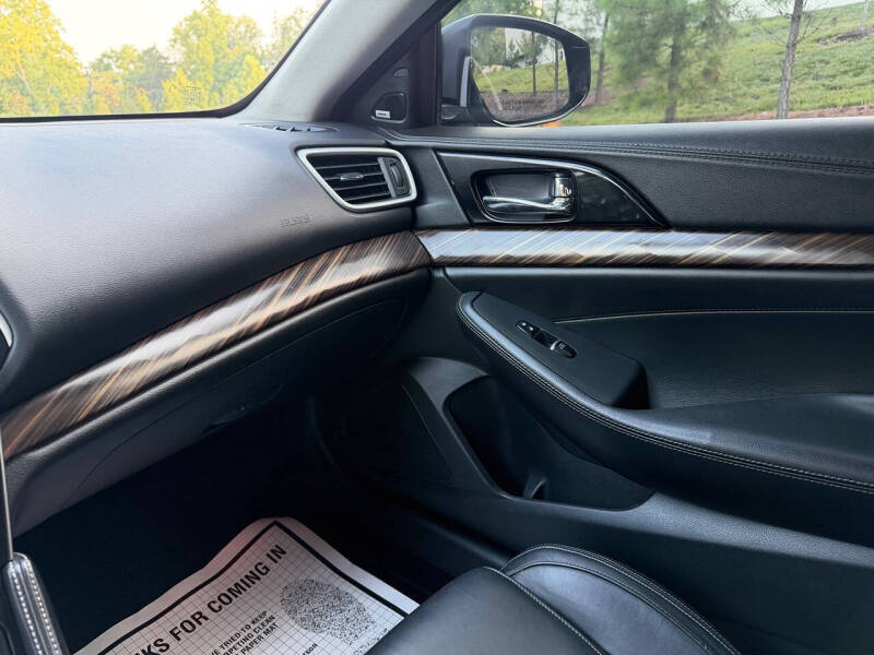 2017 Nissan Maxima Platinum
