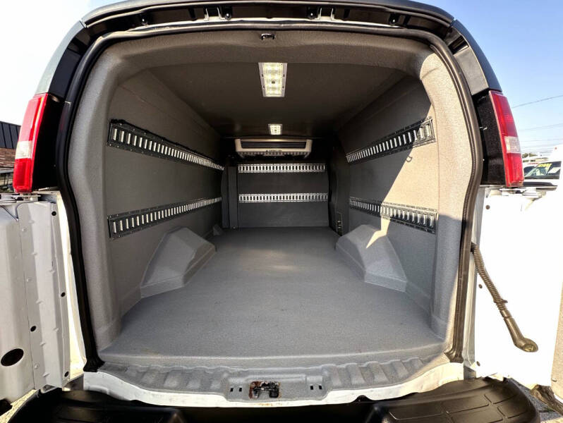 2017 Chevrolet Express 2500