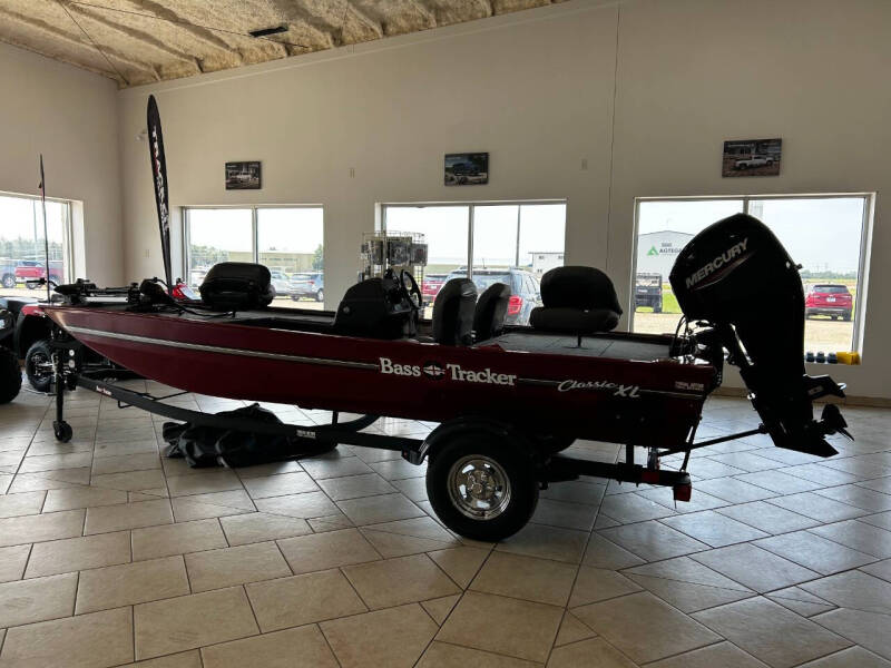 2024 Tracker Bass Tracker Classic XL